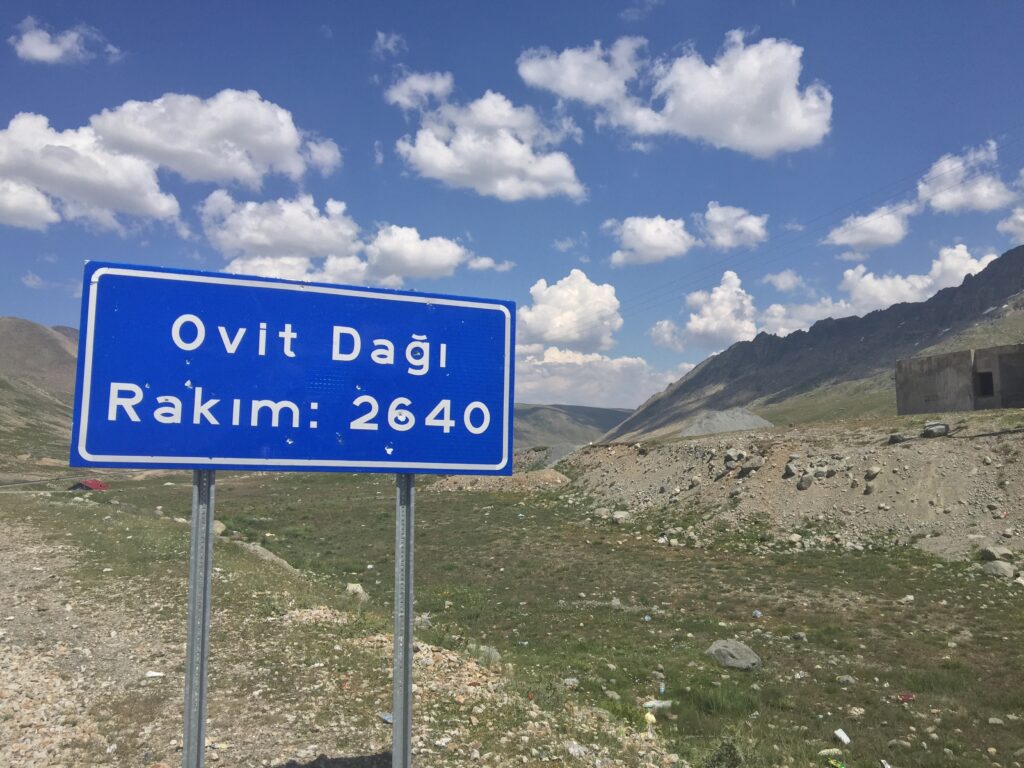 Ovit Dağı rakımı 2640 m. dir.
